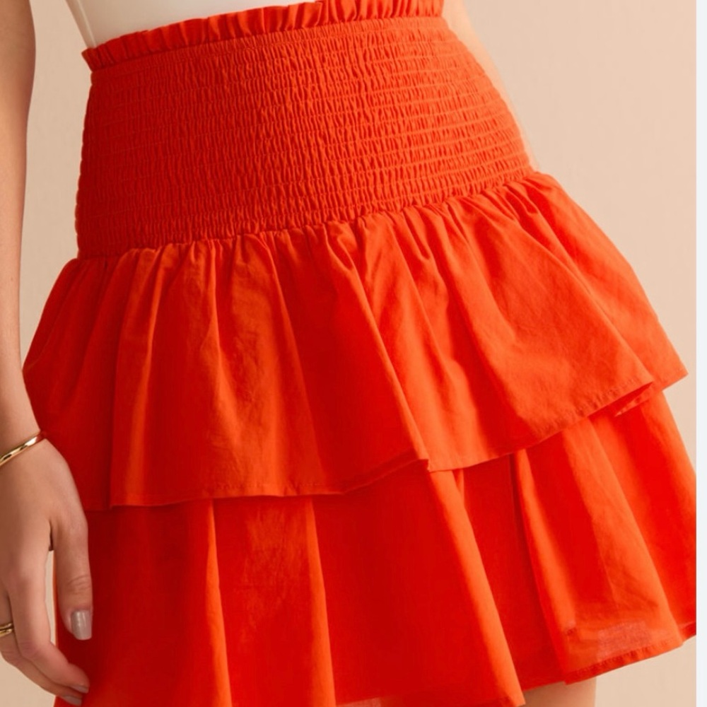 Francesca’s NWT Orange Bubble Mini Skirt with Ruched Tiers
#0311